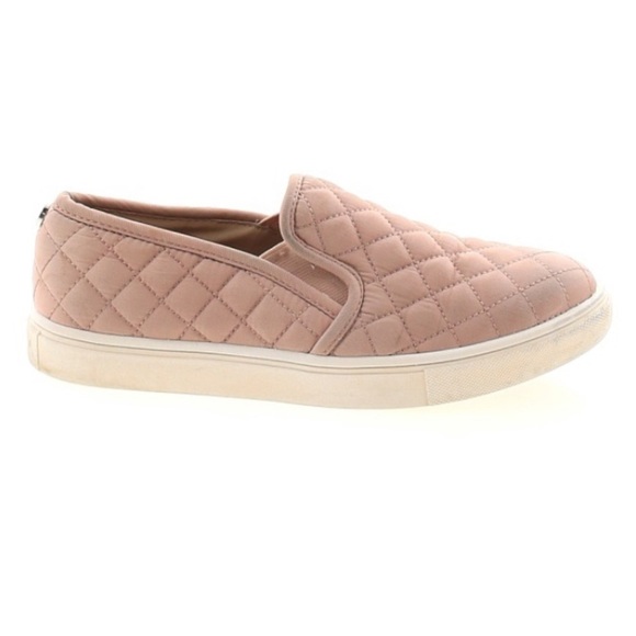 Steve Madden Quilted Slip On Sneaker Casual Rose Blush neutral 6 - Picture 1 of 12